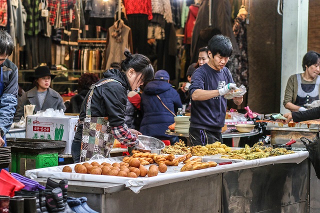 Khu chợ truyền thống nổi tiếng ở Jeju