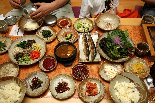 Khám phá ẩm thực Seoul qua 10 món ăn ngon khó cưỡng