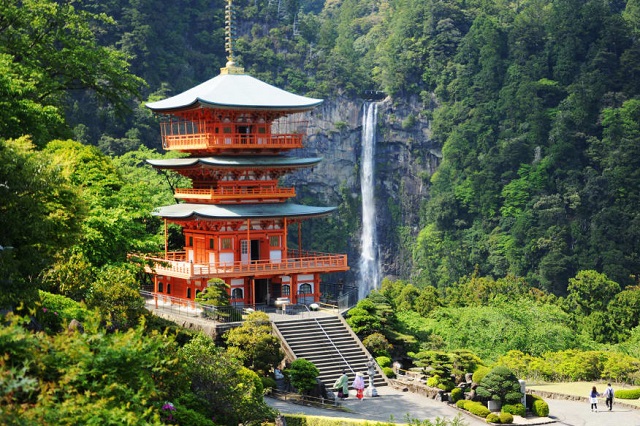 mê mẩn trước vẻ đẹp của 7 thác nước hùng vĩ nhất Nhật Bản